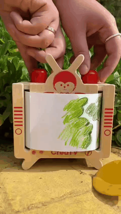 CreaTV - Wooden Craft TV Storytelling Kit